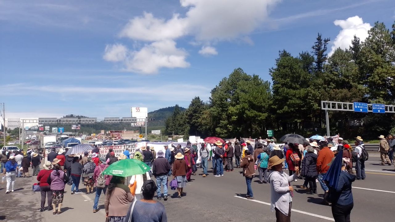 Bloquean La M Xico Toluca Demandan Indemnizaci N Por Obras Del Tren