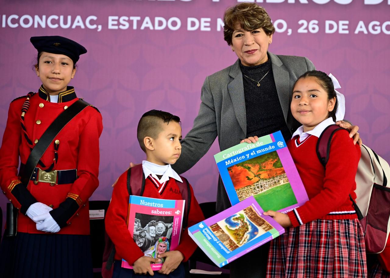 Inaugura Delfina Gómez ciclo escolar 2024 2025 entrega útiles y libros