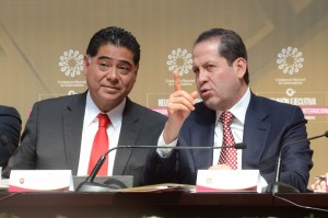 Eruviel Ávila y Jorge Herrera. Acuerdos en la Conago. Foto Agencia MVT.