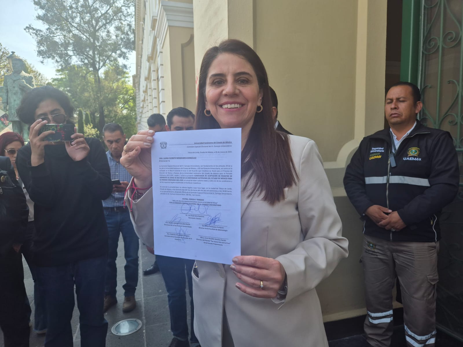 Se convierte Laura Benhumea en la sexta aspirante por rectoría de la UAEMex