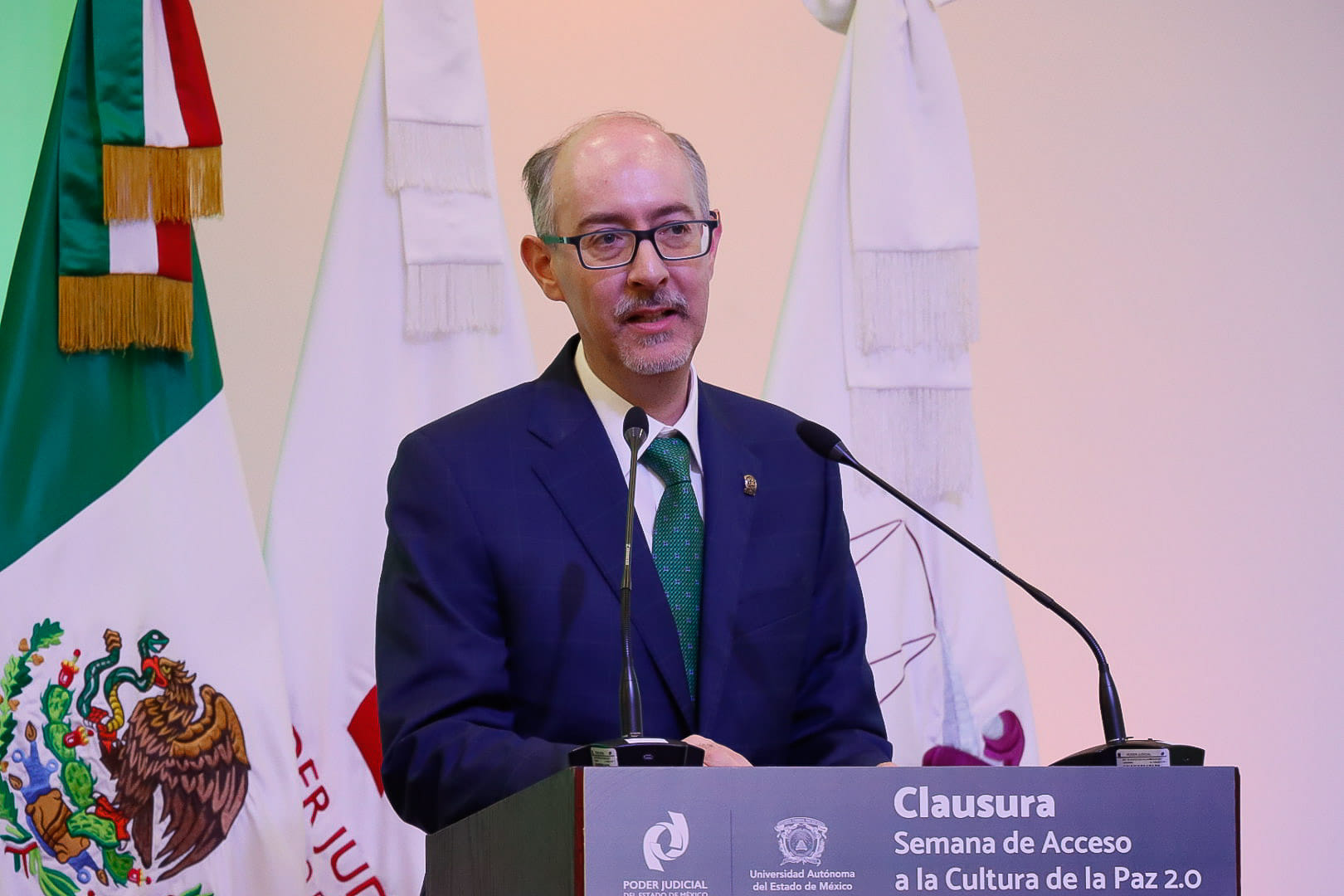 Renuncia Carlos Barrera al rectorado de UAEMex, faltando horas para concluir su mandato