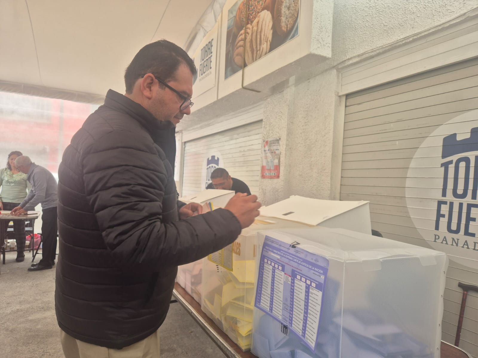 En análisis, voto abierto, transparente y vinculante para elección de rectora: Isidro Rogel