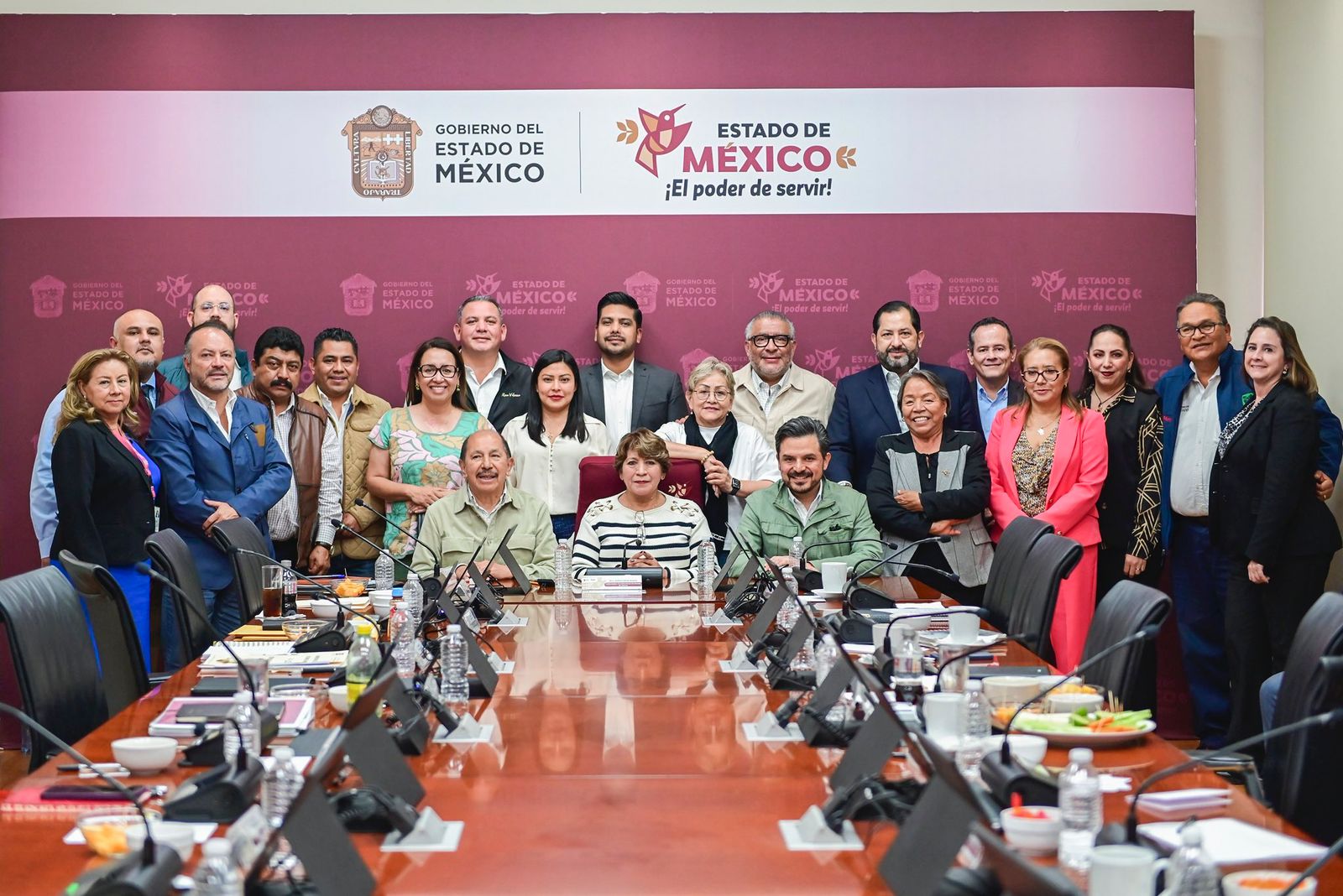 Delfina Gómez y Zoé Robledo, revisan avance de nuevos hospitales para el Oriente del Edomex