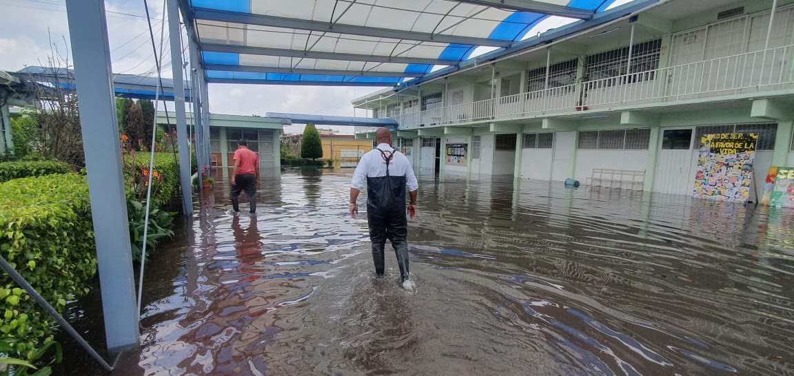 Delfina Gómez  se traslada a Neza para atender contingencia; ordena que ninguna familia se quede sin atención