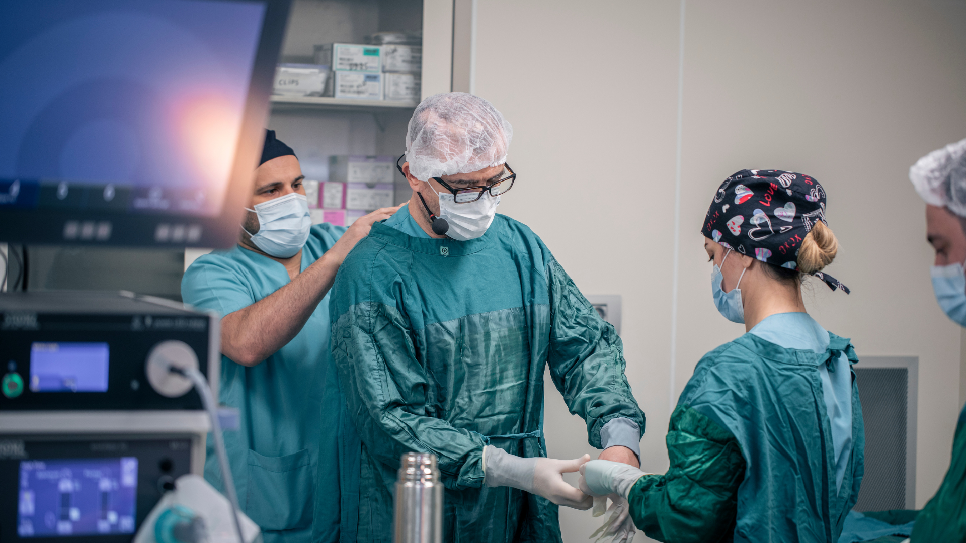 Proponen sanciones de hasta 37 años y seis meses de prisión por cirugías estéticas a menores: GPPAN