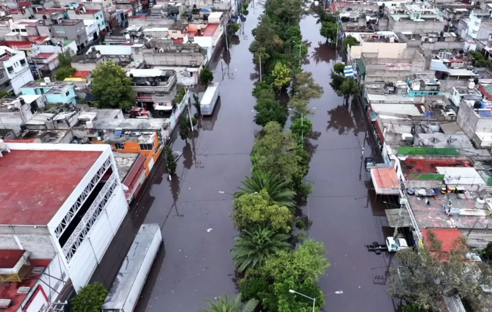 Emiten declaratoria de emergencia para Neza y La Paz por lluvias de hace un mes; vecinos reclaman  falta de apoyo
