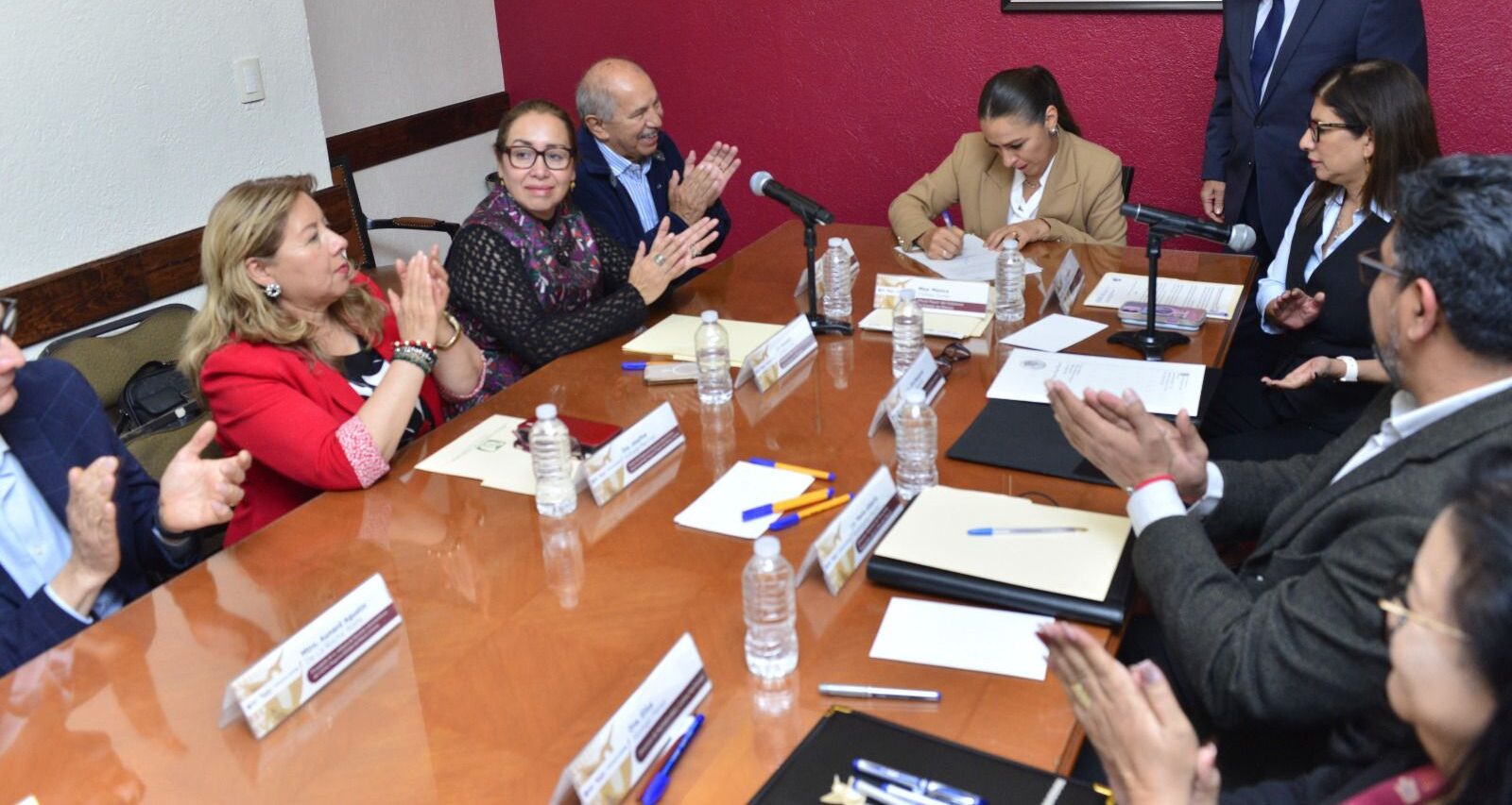 Entregan obra del Hospital Oncológico de Ecatepec al IMSS para que lo termine y lo ponga en operación