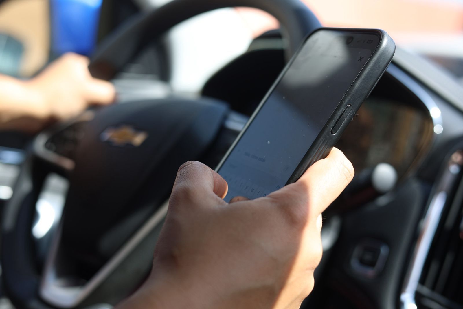 Busca Edomex frenar uso del celular en el auto con nuevo reglamento de tránsito