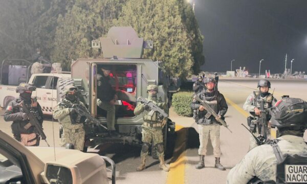 Movilización de helicópteros en Valle de Toluca por traslado de reos del penal de Altiplano