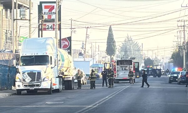 Controlan emergencia por pipa con sobrecarga de nitrógeno en Toluca