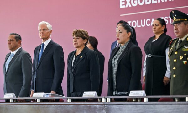 Reaparece Alfredo Del Mazo Maza en aniversario luctuoso de su padre en Toluca