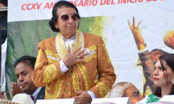 Protestan en Palacio Municipal de El Oro; exigen destitución de la alcaldesa