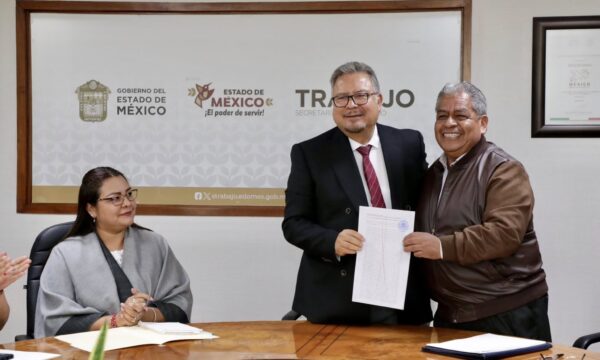 Entrega Secretaría Estatal del Trabajo toma de nota al SUMAEM