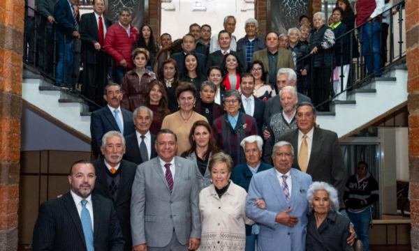 Exalcaldes priístas arropan a Yolanda Sentíes en homenaje del Ayuntamiento de Toluca