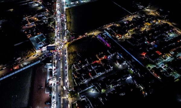 Entregan Sendero Seguro en avenida Alpinismo en Toluca; instalan 237 nuevas luminarias