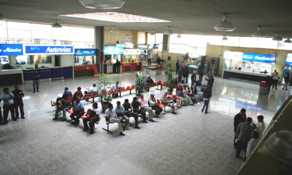 Líneas de transporte cancelan corridas hacia Jalisco, Michoacán y Colima desde Toluca y -Atlacomulco