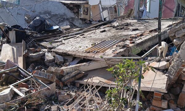 Doce lesionados y cinco viviendas afectadas por explosión generada por acumulación de gas en Coacalco