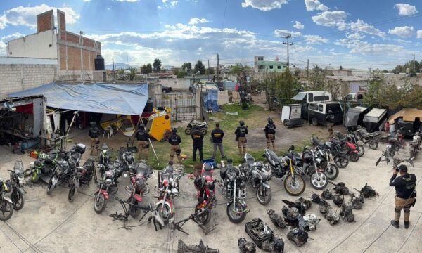 Descubren taller donde desmantelaban motos robadas en Toluca