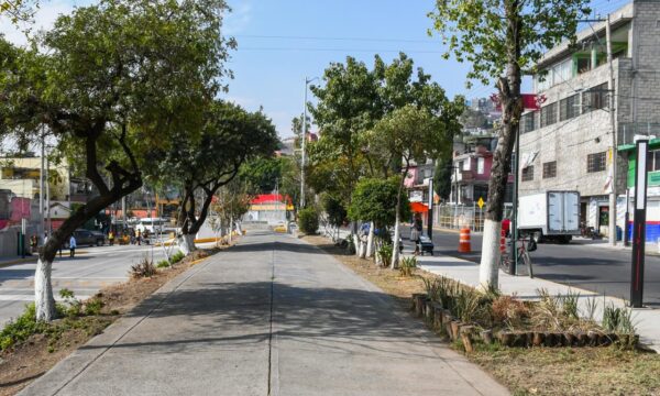 Entrega Delfina Gómez nuevo Sendero Seguro en Tlalnepantla