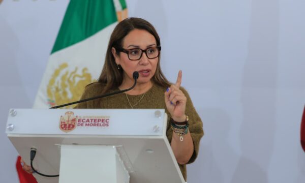 Azucena Cisneros anuncia multas de hasta 11 mil pesos por tirar agua en Ecatepec