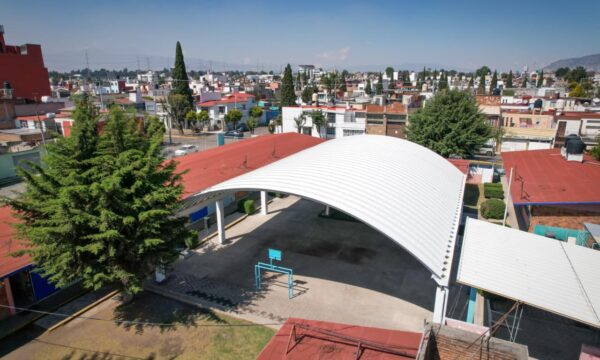 Entrega Fernando Flores arcotecho en Jardín de Niños de Casa Blanca