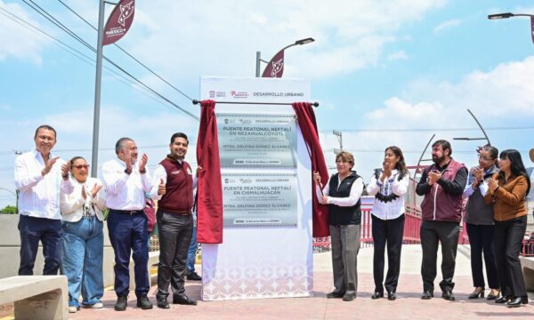 Entrega Delfina Gómez Puente Peatonal «Neftalí», une a Nezahualcóyotl y Chimalhuacán