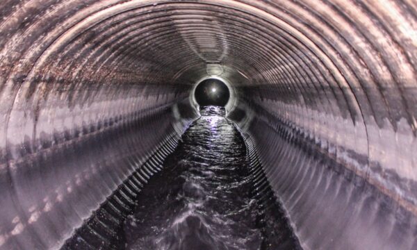 Realizan desazolve en 240 kilómetros de colectores del Edomex