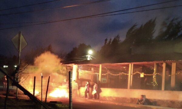 Bloquean salidas de Malinalco por «levantamiento» de un comerciante