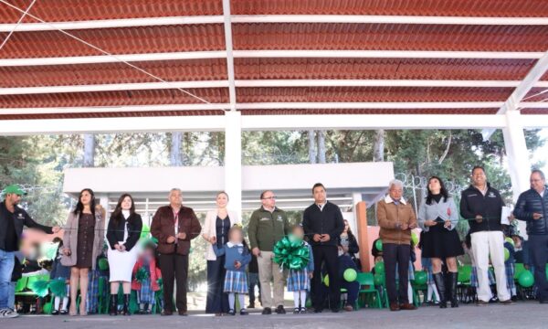 Entrega Manuel Vilchis infraestructura escolar en San Luis Mextepec