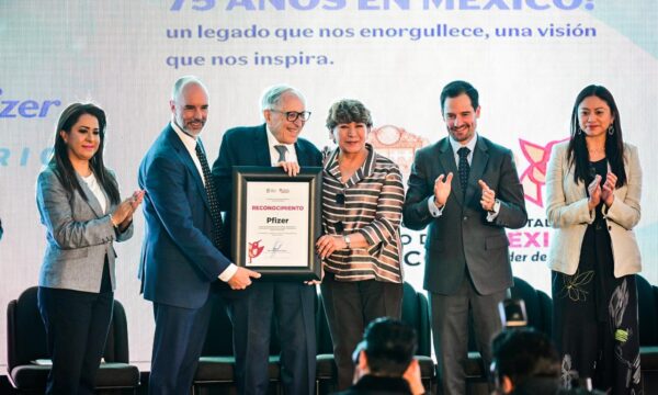 Encabeza Delfina Gómez celebración de los 75 años de Pfizer en México