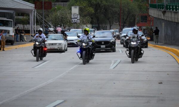 Entrega Naucalpan laterales de Periférico Norte con concreto hidráulico