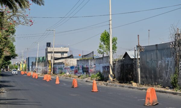 Avanzan trabajos de rehabilitación de Periférico Oriente y Avenida Central