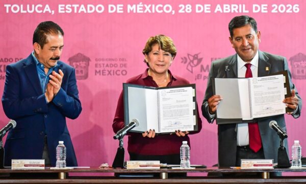 Entregan sindicatos magisteriales pliegos petitorios al Gobierno Edomex para aumento salarial y de prestaciones