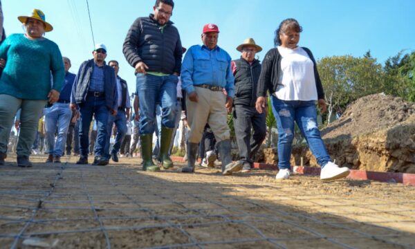 Vecinos y Ayuntamiento transforman caminos en Almoloya de Juárez con programa “Pueblo y Gobierno”
