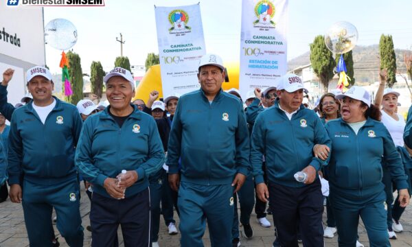 Marea magisterial toma las calles de Toluca; conmemoran 100 años de lucha y unidad