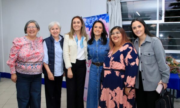 Refuerzan panistas agenda de mujeres en Metepec; reconocen trabajo social de Iraí Albarrán