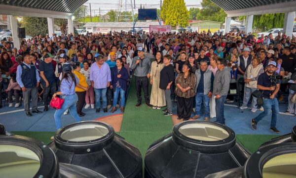 Metepec inicia entrega de tinacos; arrancan apoyos para 500 familias, serán dos mil beneficiarios