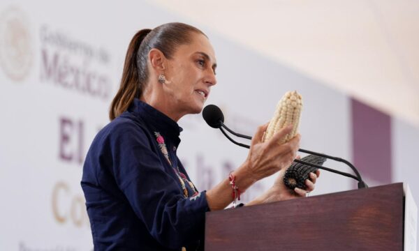 Desde el Edomex, Sheinbaum acusa que opositores están aliados con intereses extranjeros