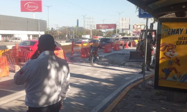 Aparecen desperfectos en obra de laterales de Periférico Norte; empresa constructora ya los subsana