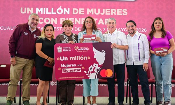 Entrega Delfina Gómez, la tarjeta un millón del programa Mujeres con Bienestar