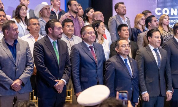 Rinde protesta alcalde de Toluca, Ricardo Moreno, como Copresidente de la Conamm