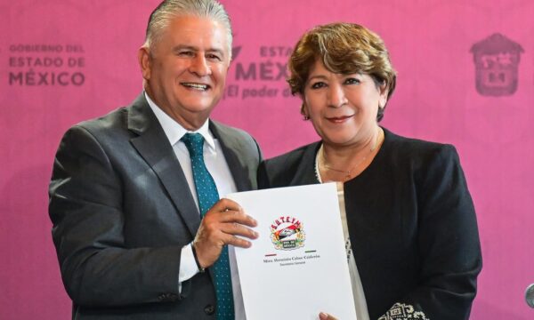 Delfina Gómez recibe pliego petitorio 2026 del SUTEYM; ofrece diálogo y revisión responsable