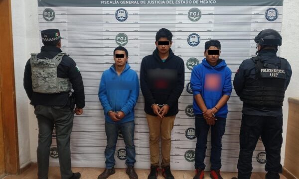 Detienen a tres hombres por presunto robo a casetas en la autopista Toluca-Zitácuaro