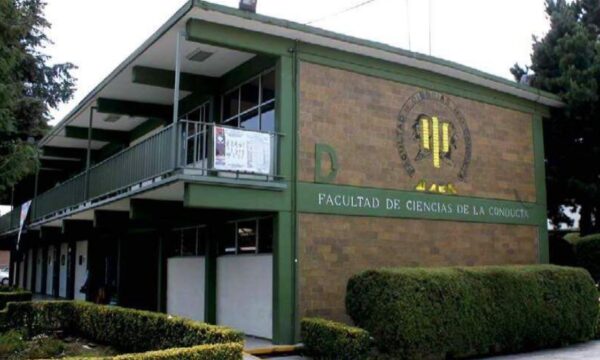 Juan Carlos Fabela gana Dirección en FACICO; Tatiana Litvinskaya en Artes Escénicas de UAEMex