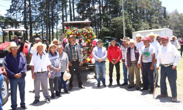 Vinculan apoyo al campo y tradiciones comunitarias en festejos de San Isidro Labrador en Zinacantepec