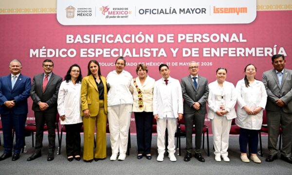 Entregan 201 basificaciones y promociones a personal del ISSEMYM en Edomex