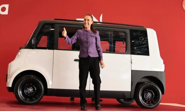 Sheinbaum presenta en Edomex Olinia, el primer auto eléctrico diseñado y elaborado por ingenieros mexicanos