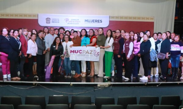Edomex toma protesta a 81 Mujeres Constructoras de Paz para prevenir la violencia en diez municipios