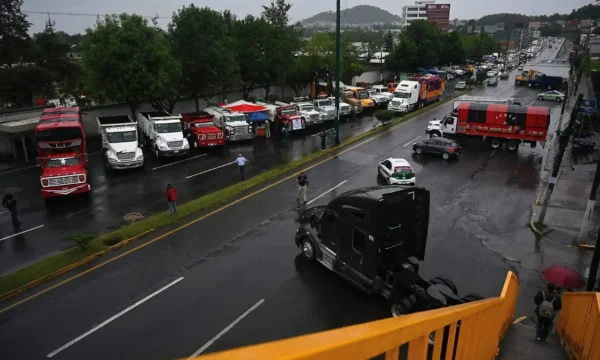 Protestan transportistas en la México-Querétaro, México-Pachuca y avenidas de acceso a la CDMX