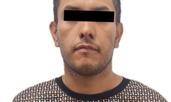 Prisión preventiva a sujeto que tomó como rehenes a seis familiares en Tecámac
